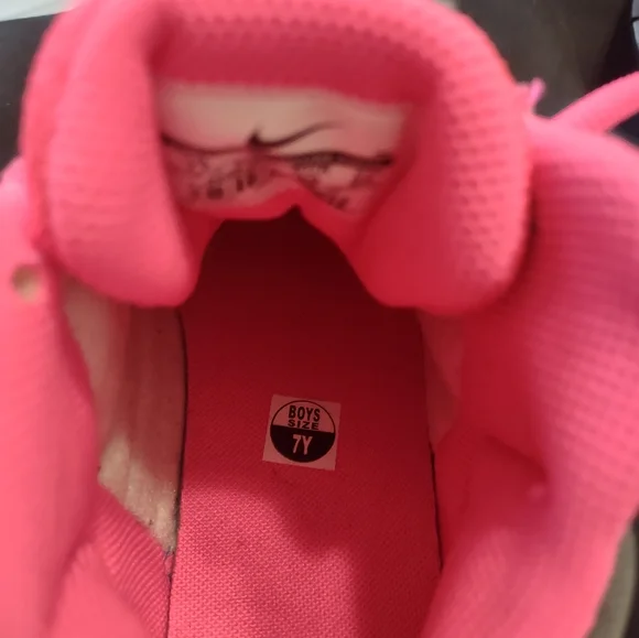 Nike - Picture 10 of 16